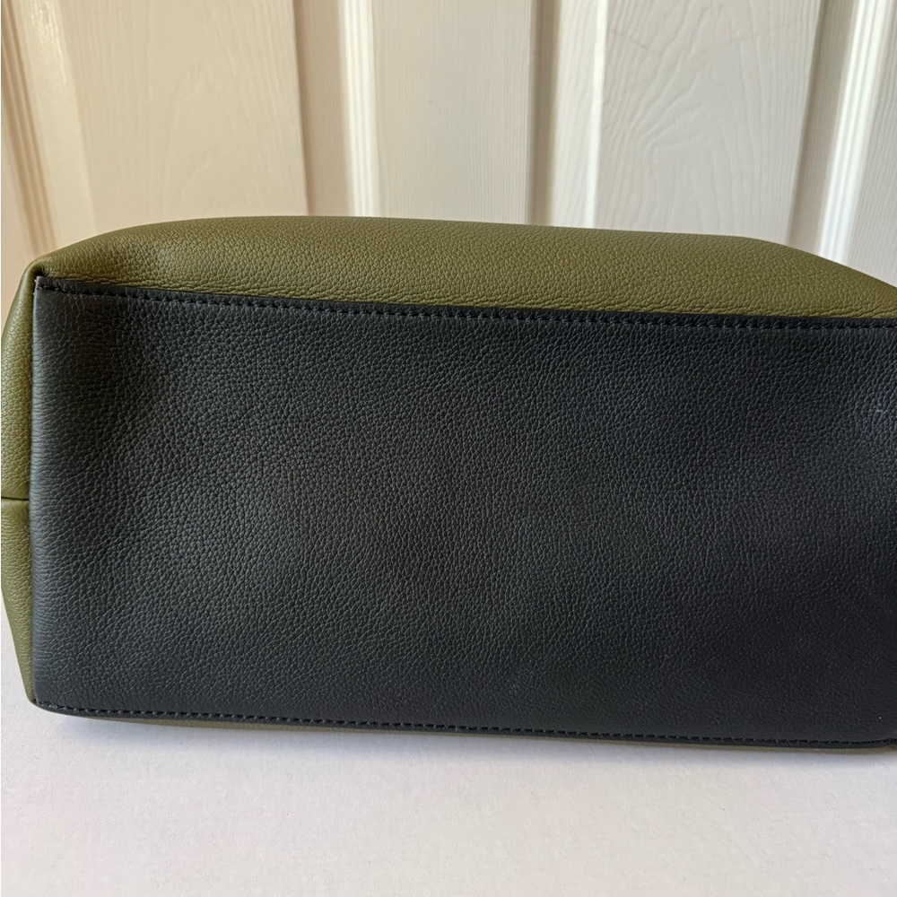 Louis Vuitton Lockme Go Tote Khaki Olive Noir pebbled Leather - Picture 7 of 16